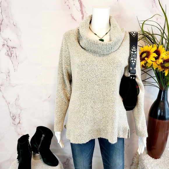 Calvin Klein Sweaters - Calvin Klein fall/winter soft knit cowl neck sweater